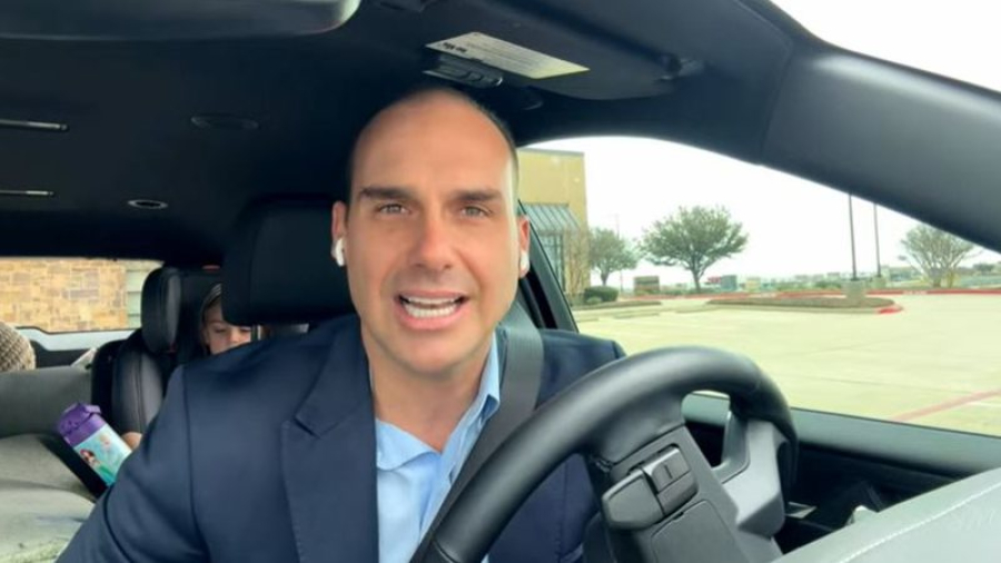 Eduardo Bolsonaro prega união da direita em fala a manifestantes na Paulista