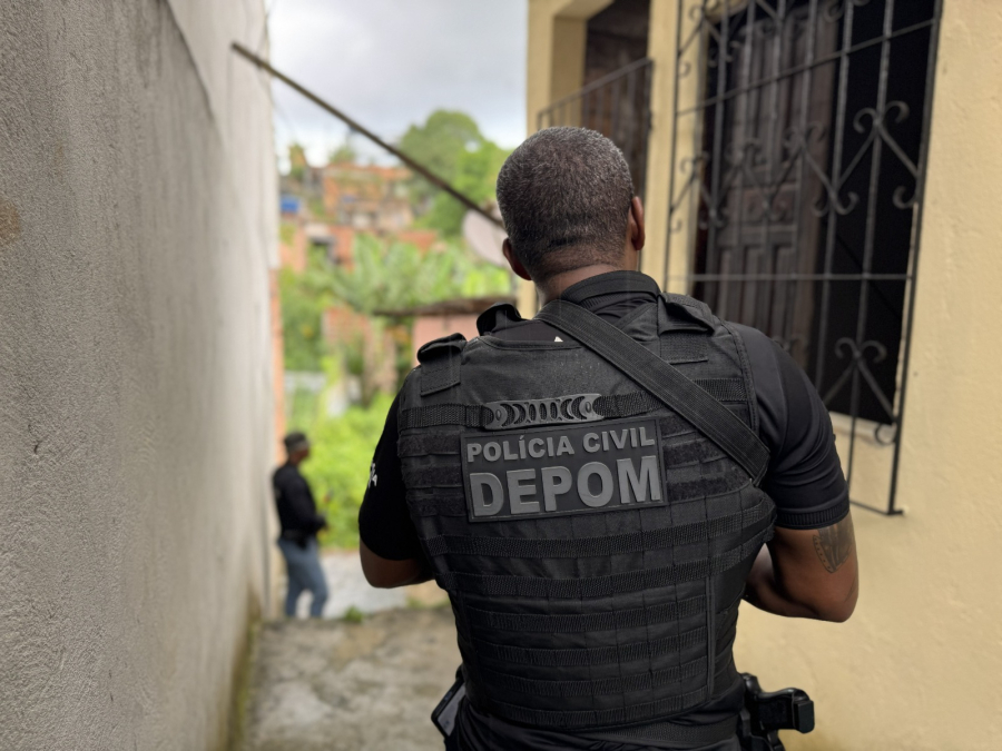 Investigado por furto qualificado é preso em Camaçari após ação policial