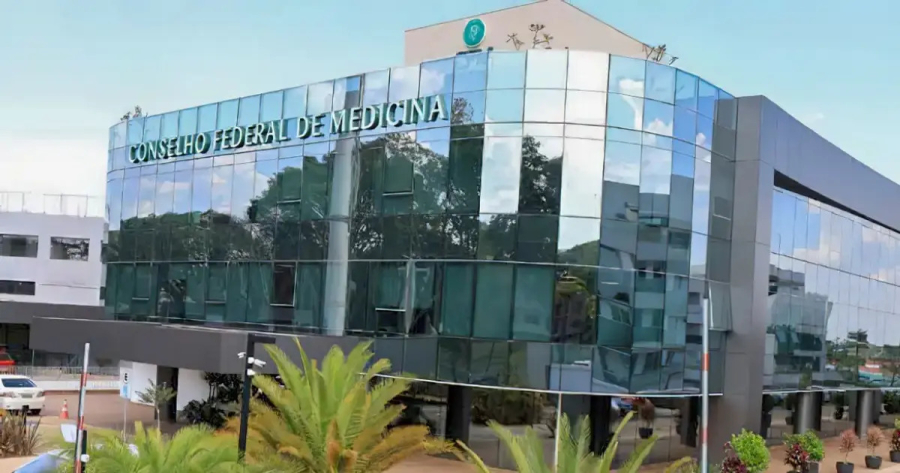 CFM lança plataforma para denúncias de danos causados por atendimentos feitos por não médicos