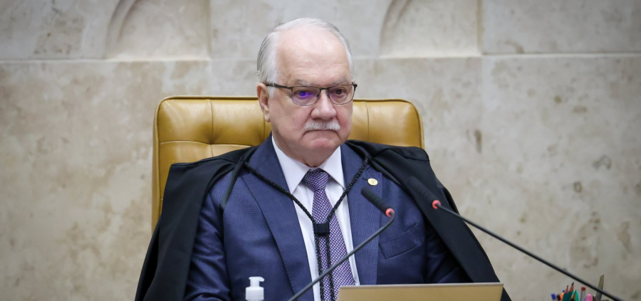 “Um tribunal que pretende substituir o debate político trai sua missão”, diz Fachin, presidente do STF