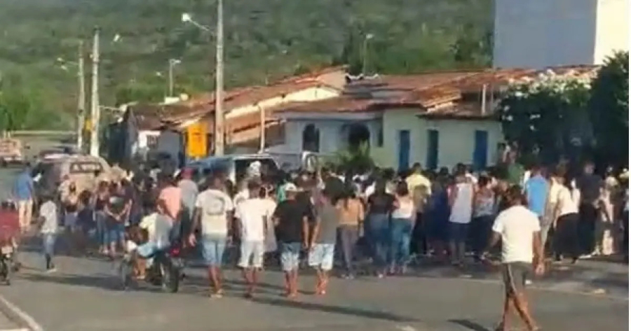 Corpo de subtenente vítima de acidente em Salvador é sepultado no Vale do Jiquiriçá