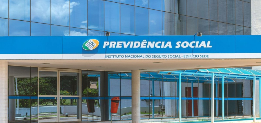 Diretor exonerado do INSS autorizou R$ 142 milhões em descontos só em 2024