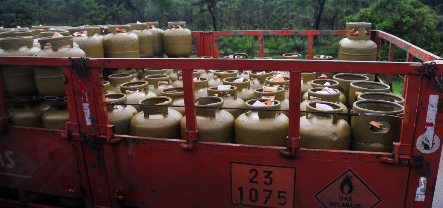 Petrobras anuncia retorno à distribuição de gás de cozinha