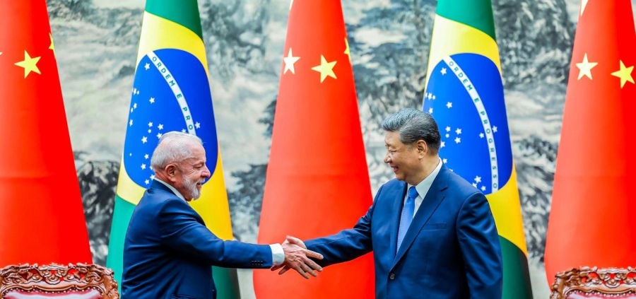 Brasil e China firmam acordo histórico que acelera exportações