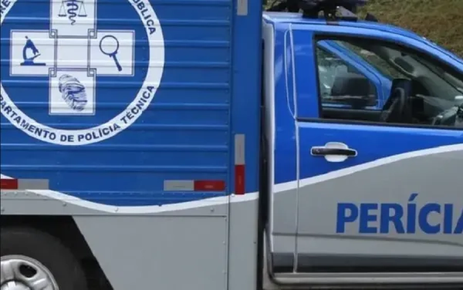 Corpo com mãos amarradas é abandonado por criminosos em Salvador