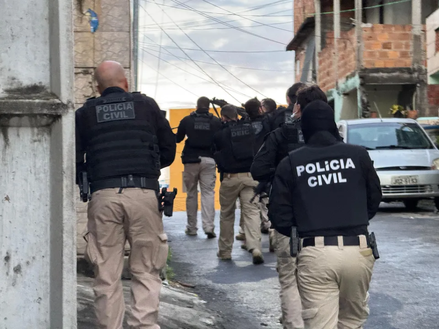Ataque a delegado na Engomadeira: homem morre durante diligências contra facção