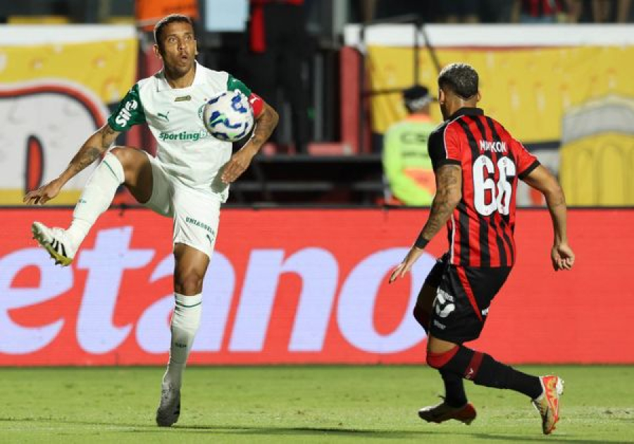 Grêmio acerta a contratação de lateral do Palmeiras, diz TV