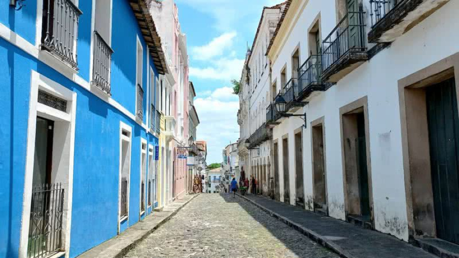 Homem extorque casal cobrando quantia alta por serviços turísticos no Centro de Salvador; saiba mais