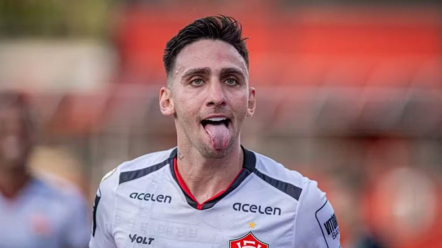 Ex-atacante do Vitória, Gustavo Mosquisto vai receber R$ 8 milhões por rescisão de contrato