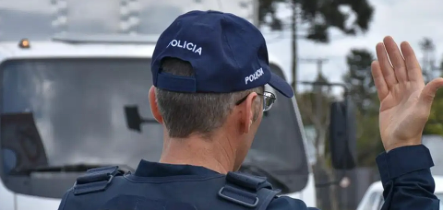 Motociclista é preso após fugir da PRF e atropelar mulher em Feira de Santana