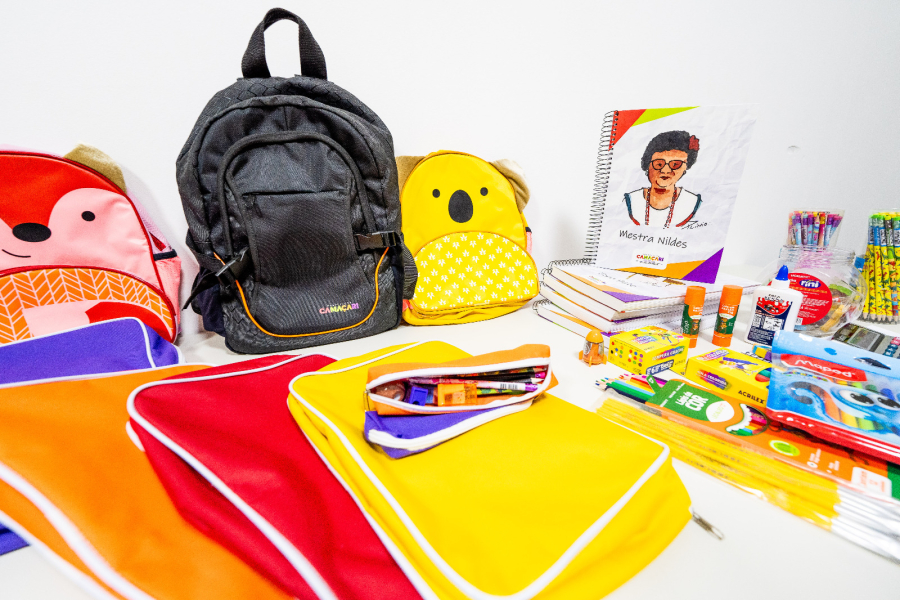 Prefeitura de Camaçari inicia entrega de kits escolares e novos uniformes para mais de 32 mil alunos da rede municipal