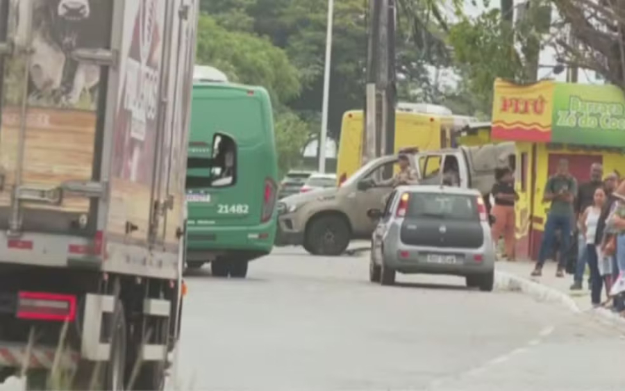 Criança é atingida por bala perdida e suspeito morre em tiroteio no Bairro da Paz