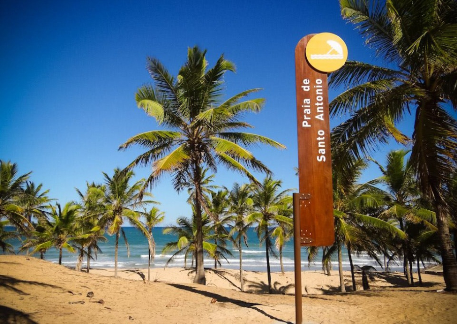 Praia de Santo Antônio avança para fase piloto do Programa Bandeira Azul em Mata de São João