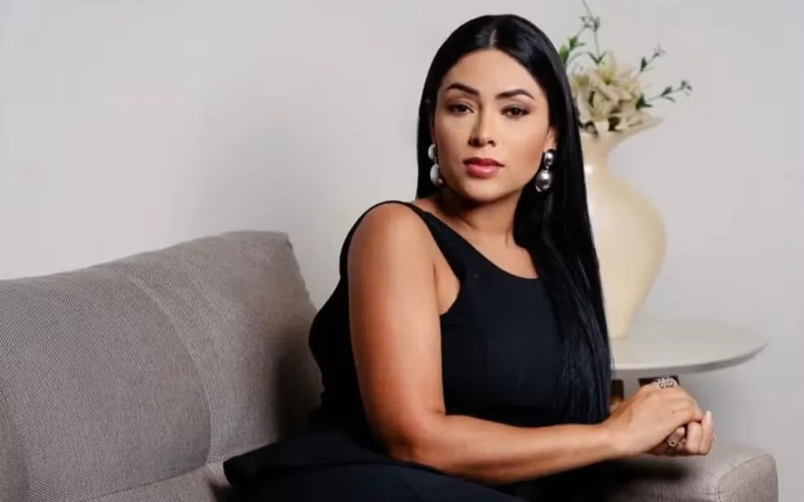 Colegas de mulher morta por diretor de presídio protestam contra crime