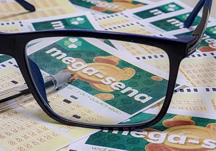 Mega-Sena acumula e prêmio sobe para R$ 65 milhões; veja as dezenas sorteadas