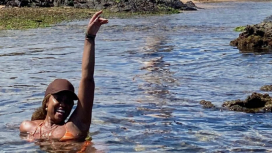 Atriz famosa foge do clichê e posa em ponto turístico pouco visitado de Salvador: 