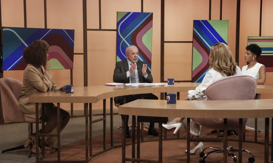 Lula diz que monitora preço dos combustíveis todos os dias
