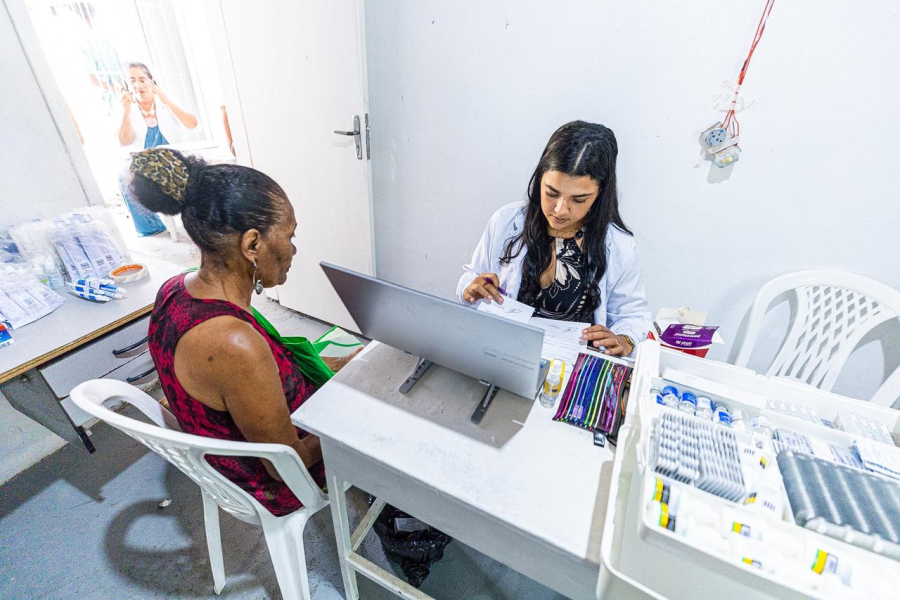 Saúde Itinerante leva atendimentos médicos e serviços essenciais à comunidade do Lodo