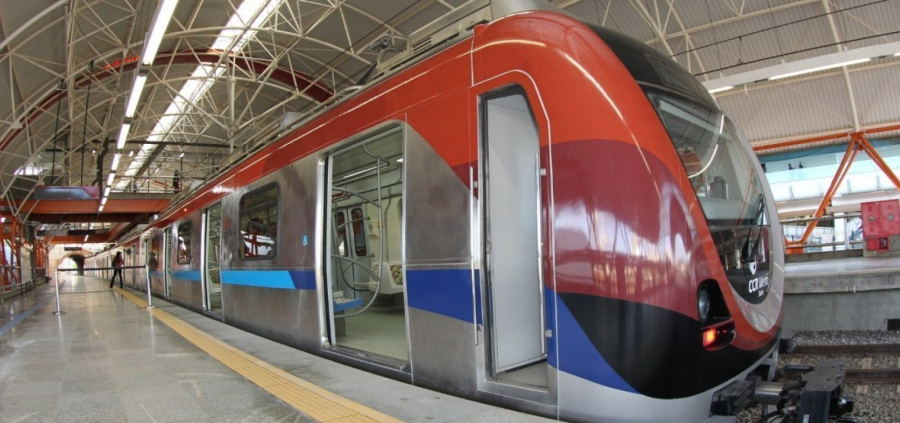 Adolescente de 15 anos denuncia estupro em banheiro da Estação da Lapa