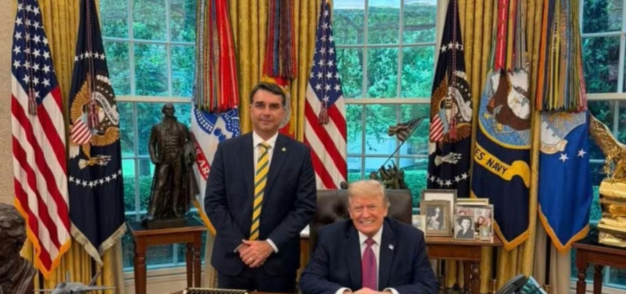 Em encontro com Trump, Flávio Bolsonaro defende classificação de facções como terroristas