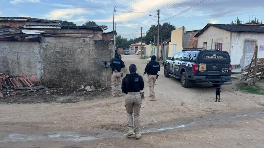 Operação prende cinco suspeitos de integrar grupo ligado ao tráfico e homicídios no extremo sul da Bahia