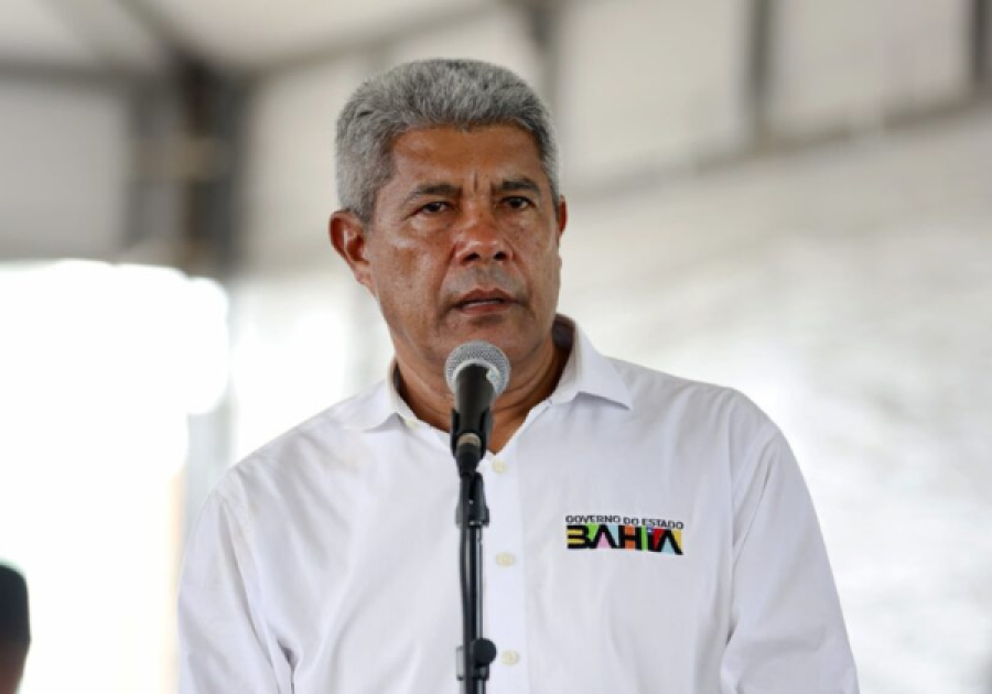 Jerônimo presta solidariedade a ACM Neto após susto em avião
