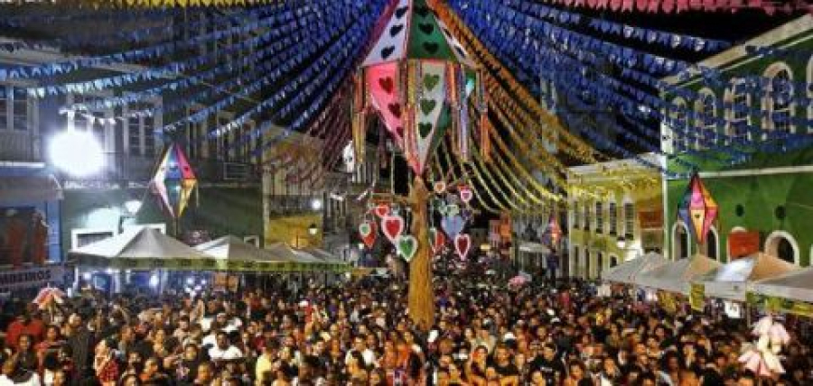 São João bate novo recorde, com 2 milhões de turistas e receita de R$ 2,5 bilhões
