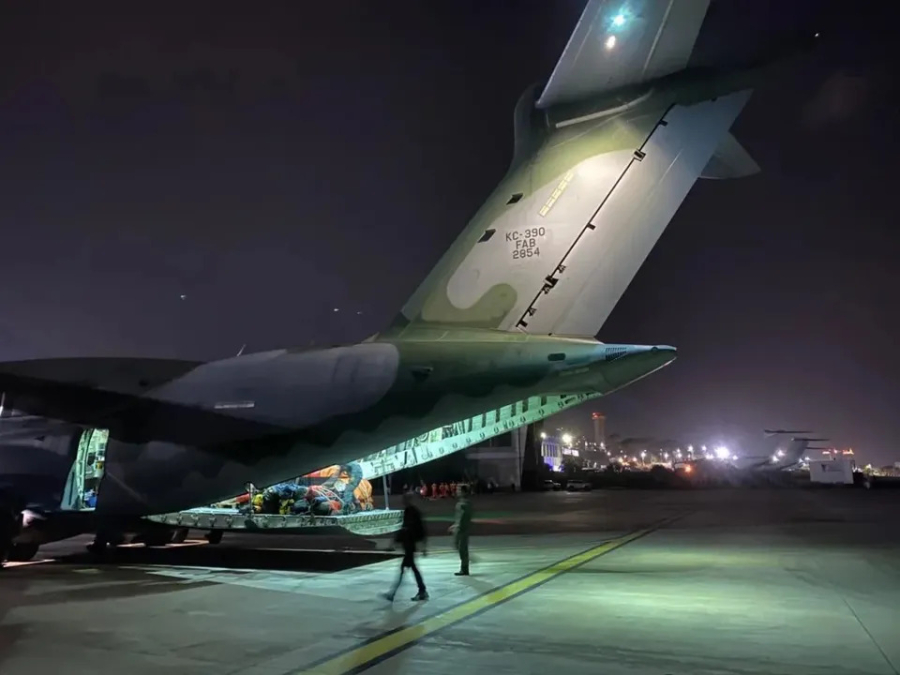 Avião da FAB pousa na Venezuela para socorro após terremoto histórico