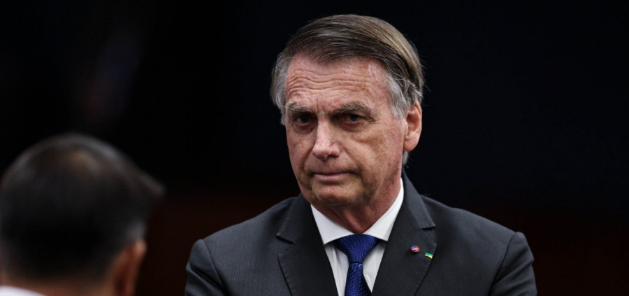 Defesa diz que Bolsonaro não cometeu falta grave e solicita prorrogação da prisão domiciliar