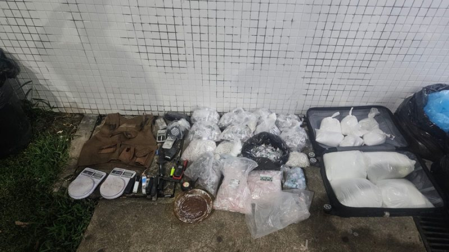 Polícia encontra laboratório de drogas e apreende mais de 100 kg de cocaína em Pernambués