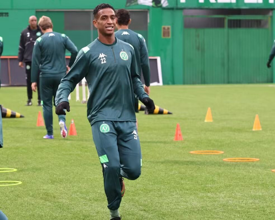 Reforço de adversário do Bahia sofre lesão antes da estreia