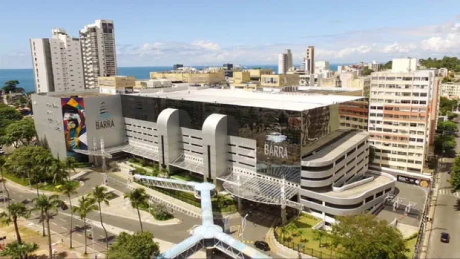Shopping Barra se manifesta após presença de condenado por ataque em cinema
