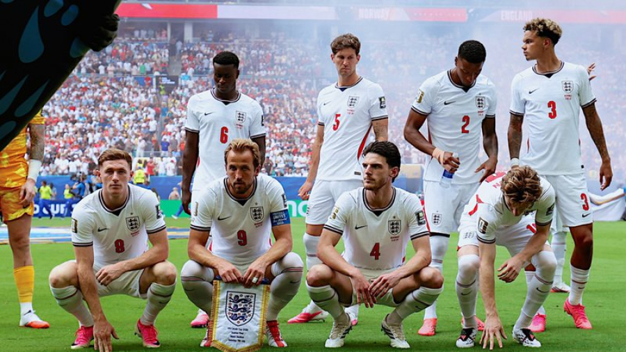 Inusitado! Zagueiro da Inglaterra disputa semifinal da Copa do Mundo 