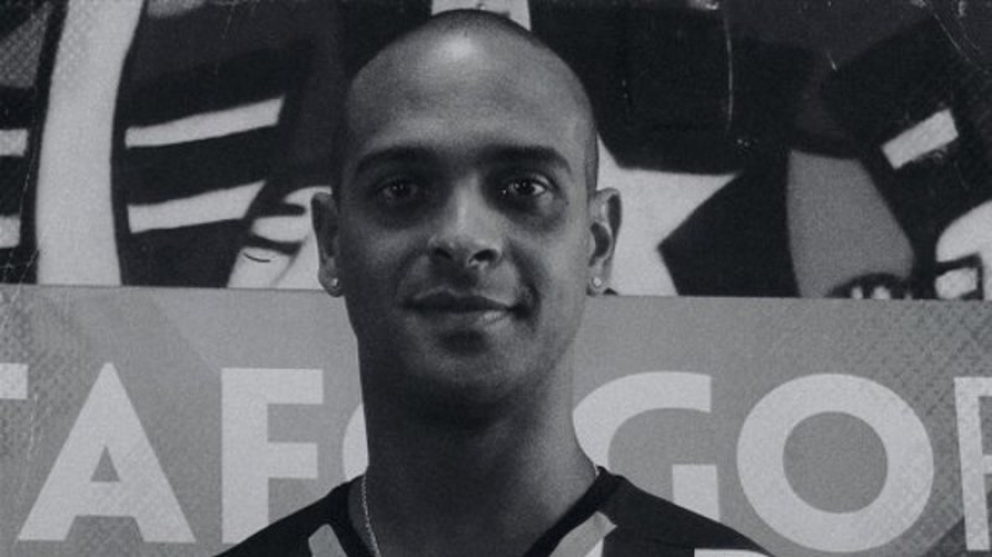 Ex-jogador do Botafogo morre após queda de muro em forte ventania no Rio de Janeiro