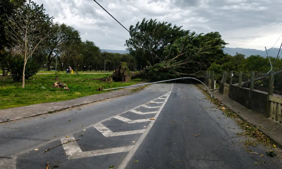 Sobe para três o número de mortes em SP devido à ventania