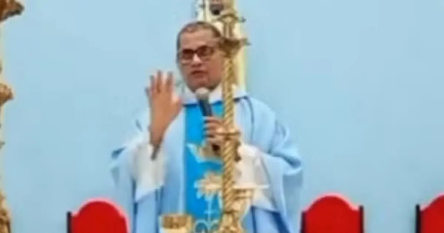 Padre que interrompeu missa durante tiroteio na RMS lamenta ocorrido