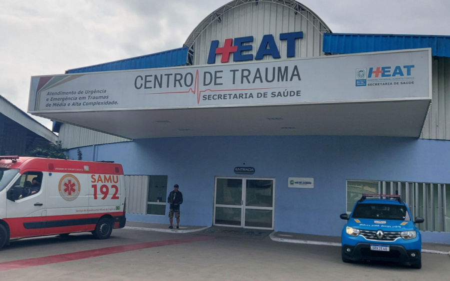 Idoso é baleado na saída de supermercado no Complexo do Salgueiro