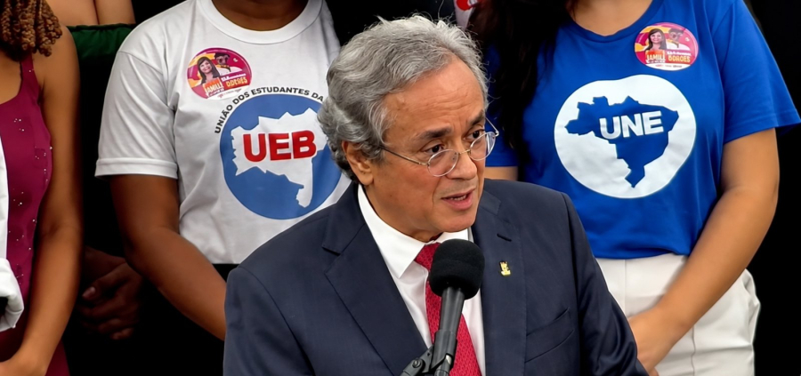 João Carlos Salles toma posse como reitor da Ufba para terceiro mandato