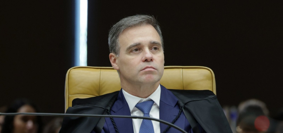 Mendonça rejeita ação que questionava reajuste do Bolsa Família
