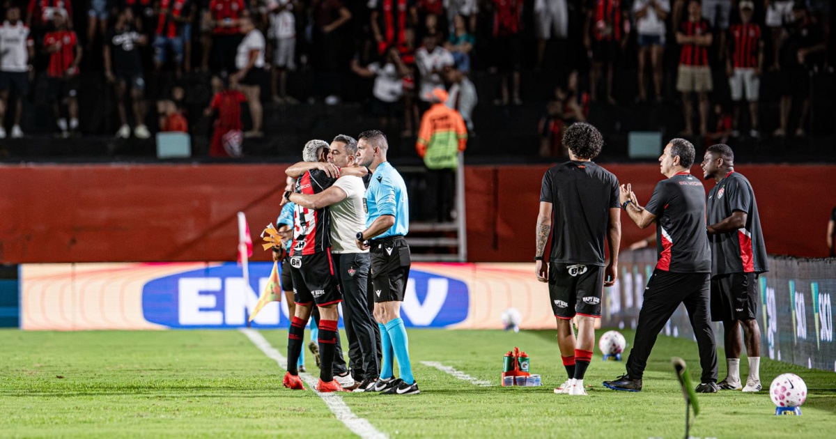 Jair Ventura agradece torcida e exalta confiança da diretoria após goleada do Vitória