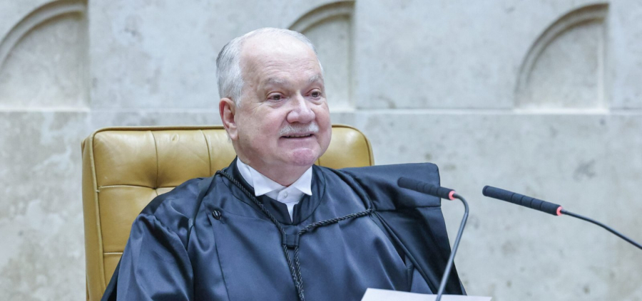 Fachin dá cinco dias para PGR decidir se mantém arquivamento de investigação sobre Bolsonaro