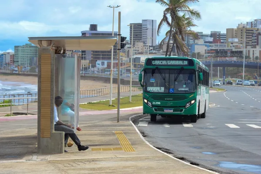 Salvador terá mudanças no transporte e reforço de ônibus para as praias durante o feriadão